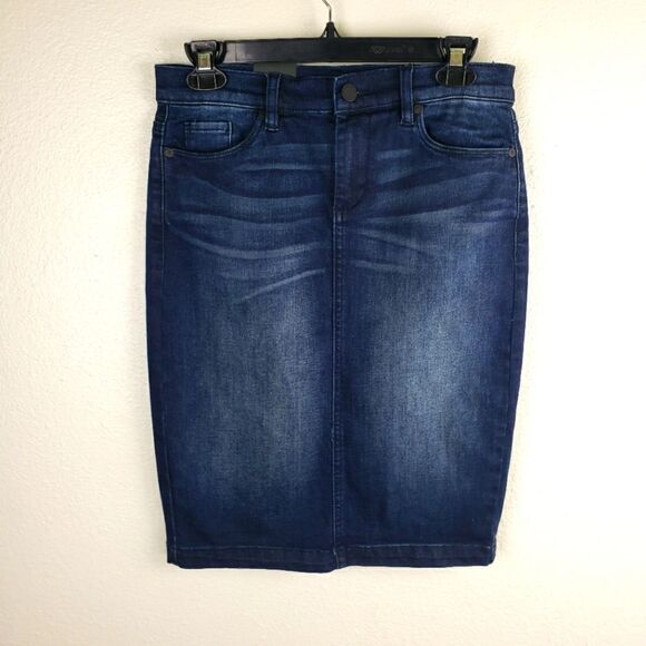 Women's BlankNYC NWT Denim Stretchy Pencil Skirt Waist Size 26/XS/Small - Picture 1 of 13